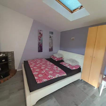 Apartma Lavanda شقة